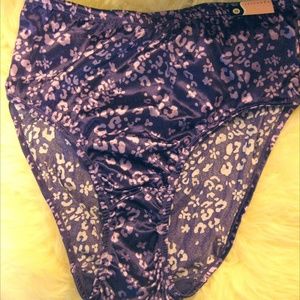 1 Pr Purple Catherines Serenada Sz 14 Hi Cut Panty
